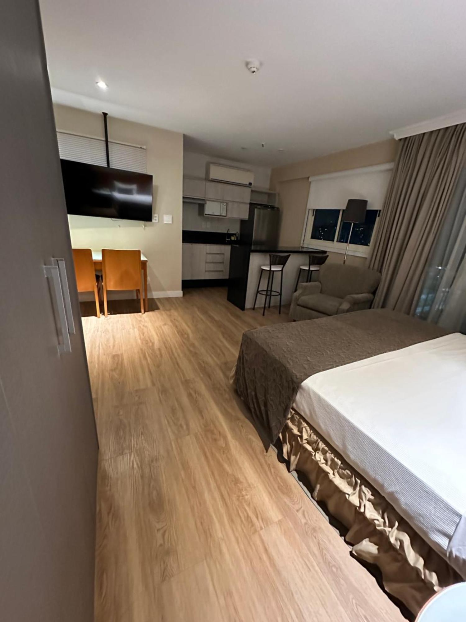 Barra Da Tijuca - 9 - Flat Premium Com Cozinha, Fogao Cooktop, Geladeira Grande, Smart Tv Grande, Lindo E Muitissimo Confortavel, Balsa Para A Praia Gratis E Estacionamento Gratuito Rio de Janeiro Extérieur photo